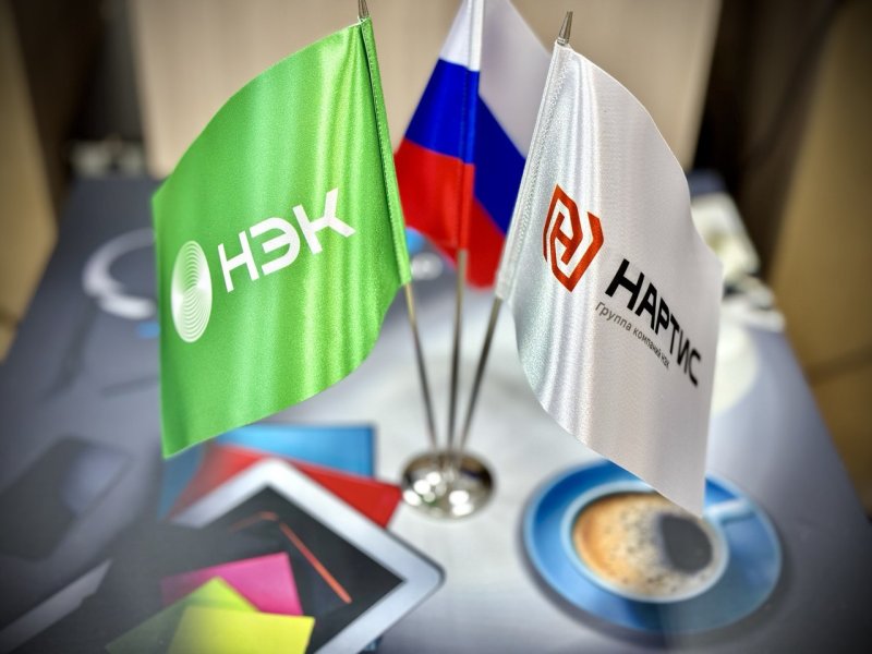 Настольные флажки для завода Нартис
