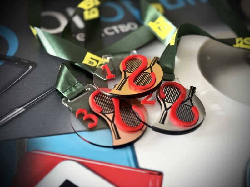 Наградная продукция. Медали из стекла заказать в Череповце